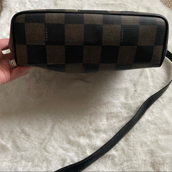 Vintage Fendi crossbody bag - Picture 9 of 15
